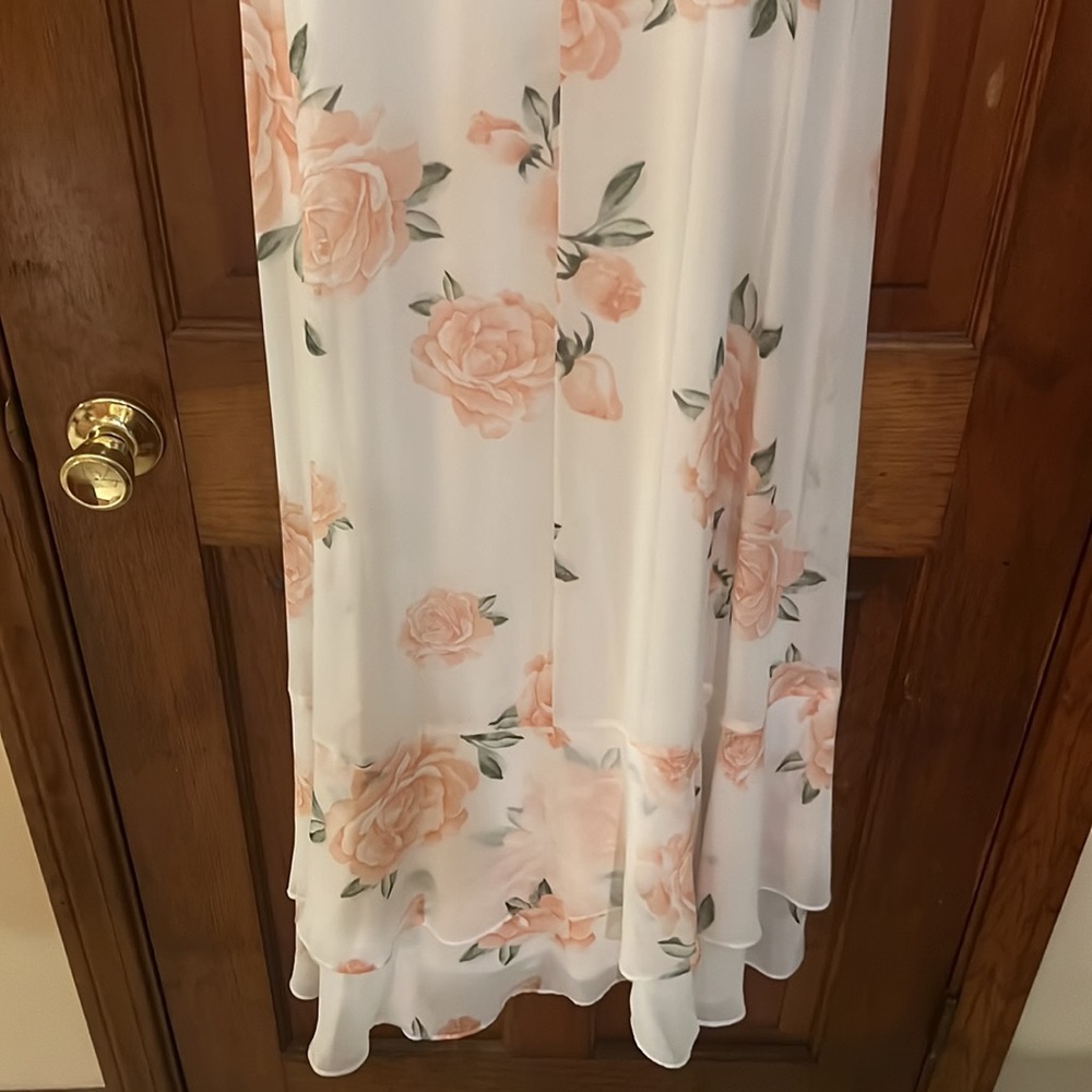 Lulu’s Take You There Floral Bridesmaid Dress - Picture 7 of 7
